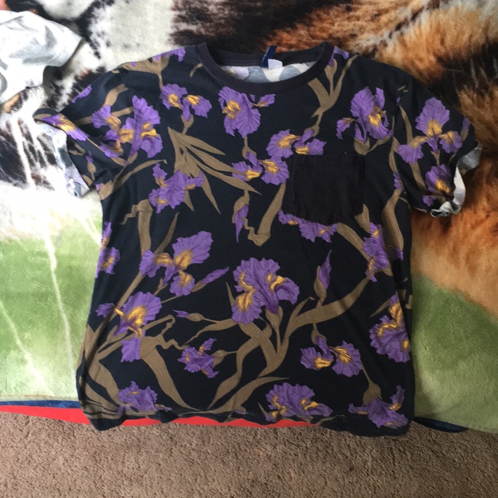 Purple Hawaiian floral tee
